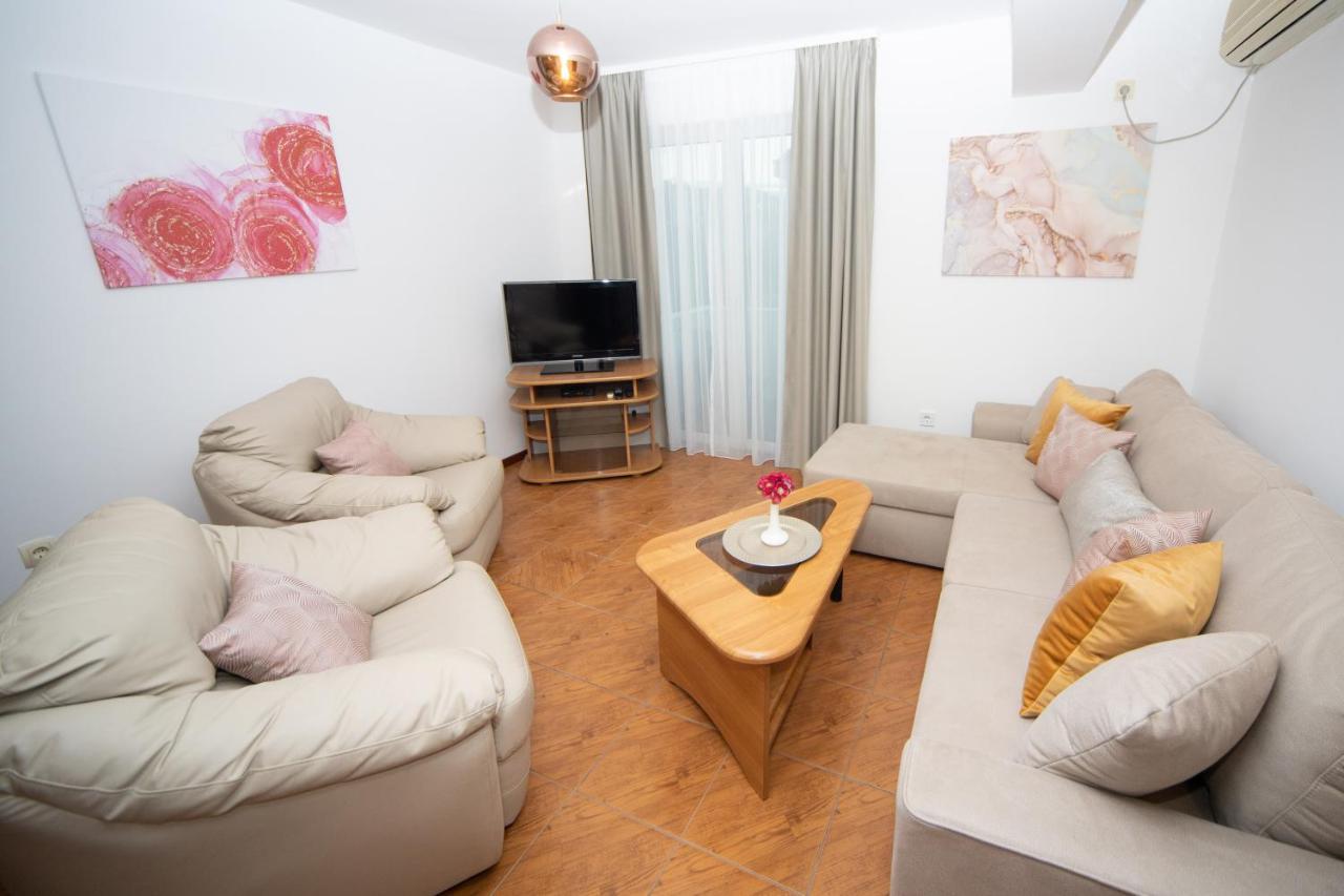 Apartments Adeona Tivat Eksteriør bilde