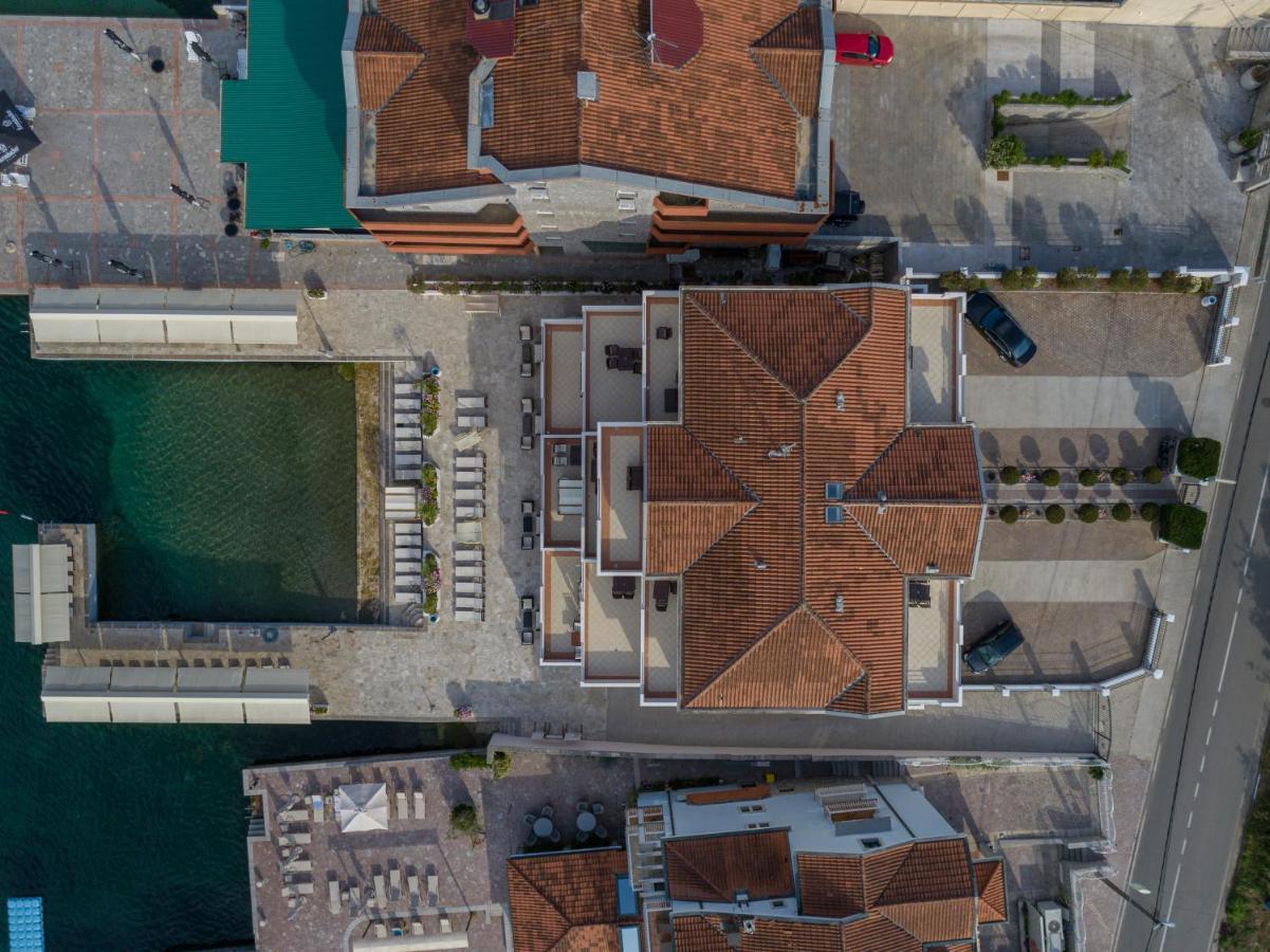 Apartments Adeona Tivat Eksteriør bilde