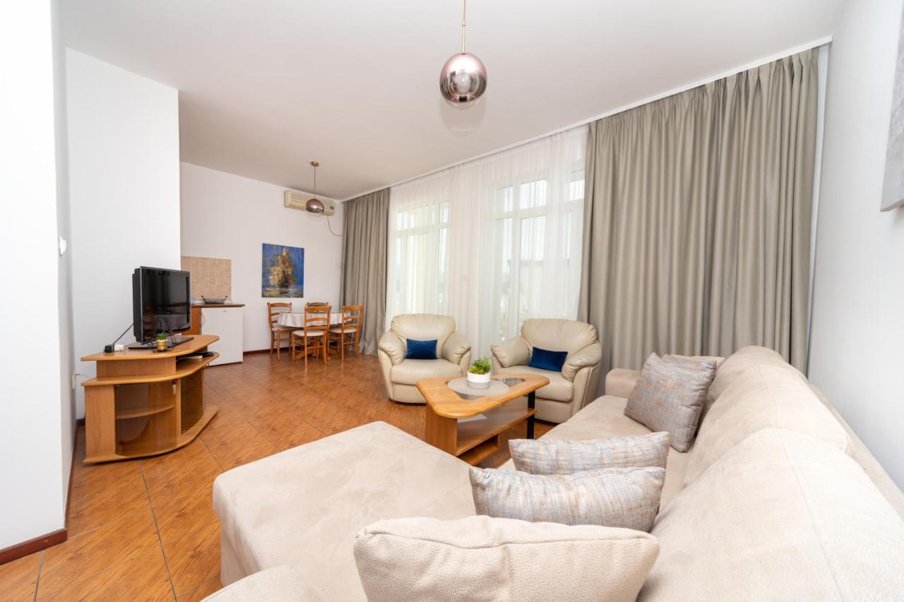 Apartments Adeona Tivat Eksteriør bilde