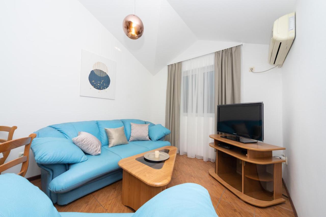 Apartments Adeona Tivat Eksteriør bilde