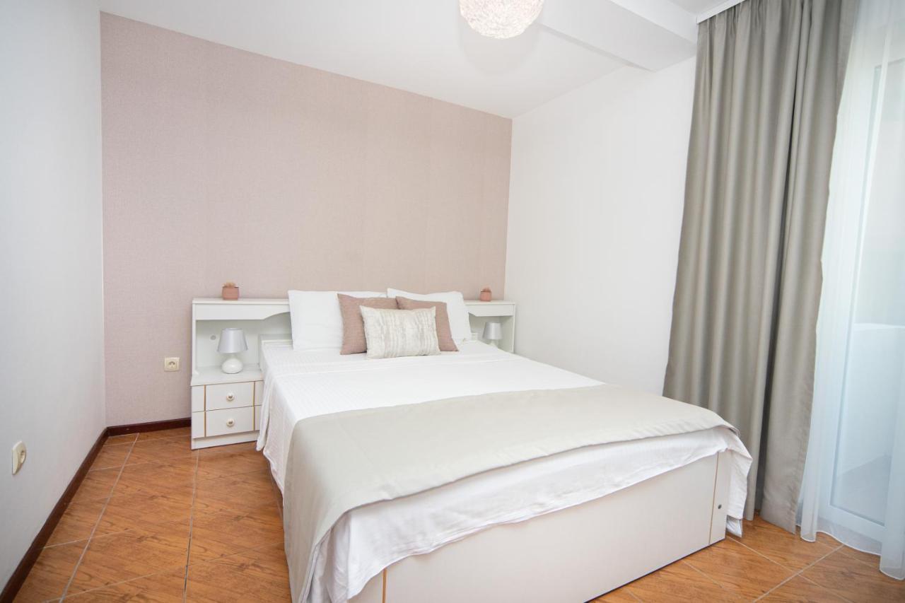Apartments Adeona Tivat Eksteriør bilde