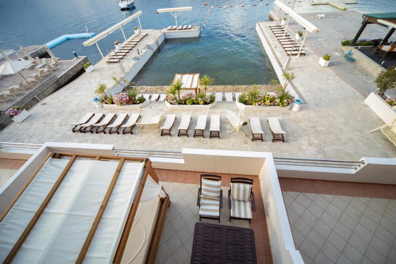 Apartments Adeona Tivat Eksteriør bilde