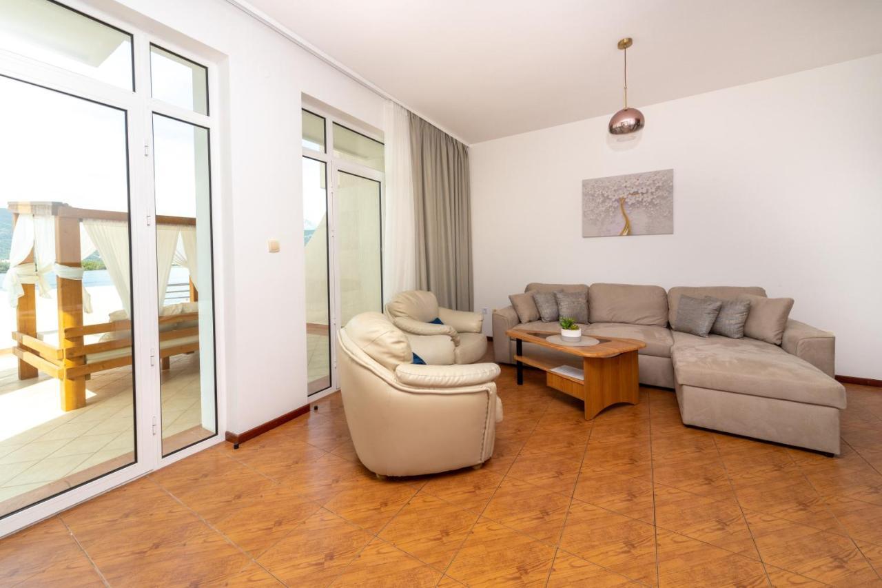 Apartments Adeona Tivat Eksteriør bilde