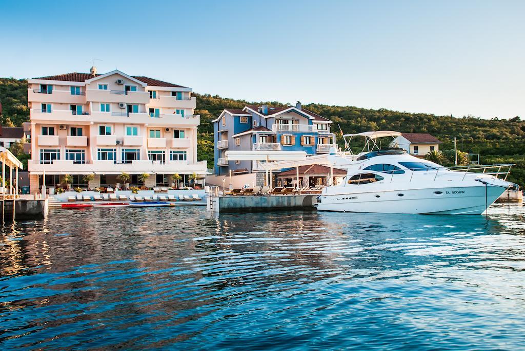 Apartments Adeona Tivat Eksteriør bilde